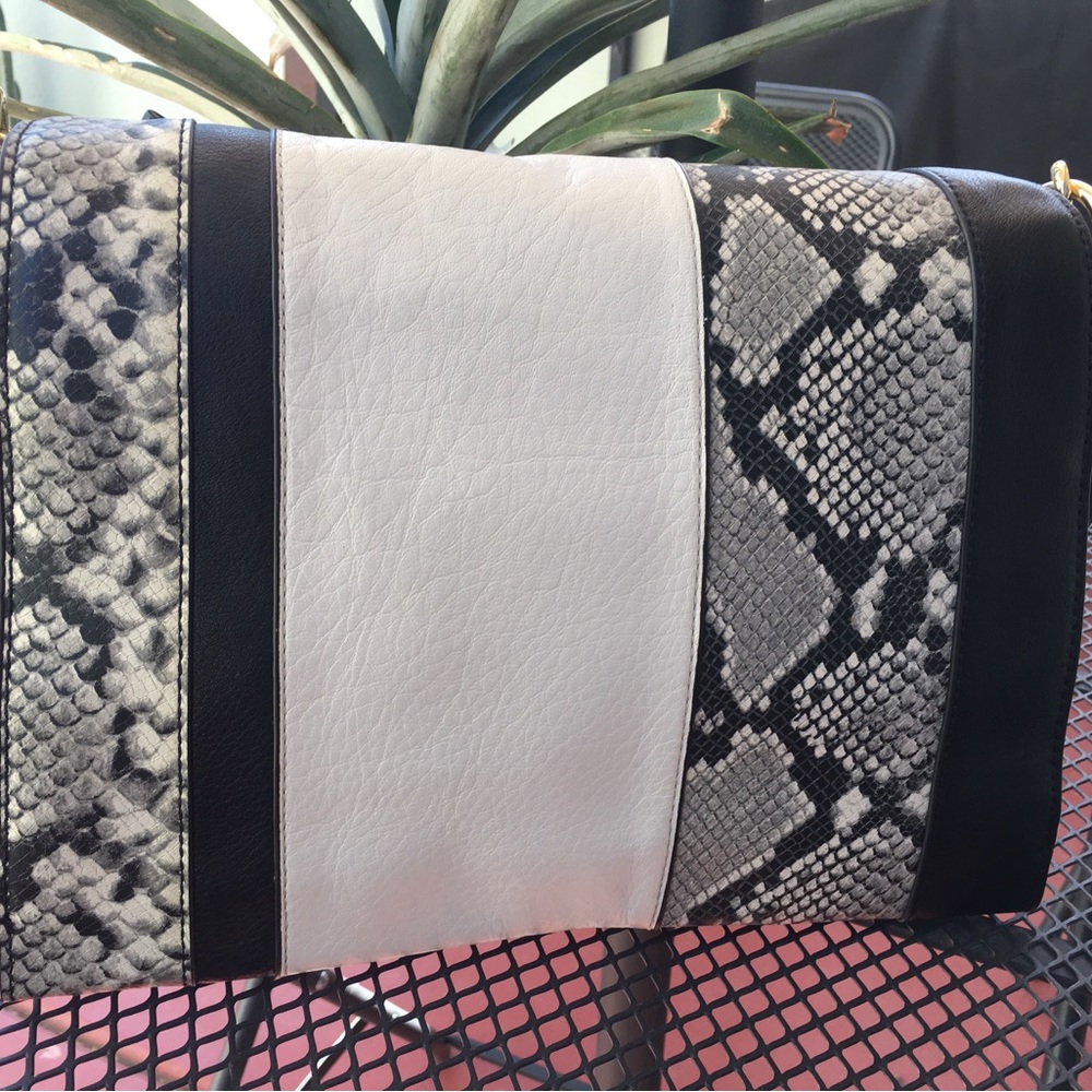 Vince Camuto genuine leather shoulder bag